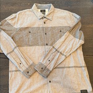 Quiksilver Modern Fit Dark Gray and Light Gray Shirt
